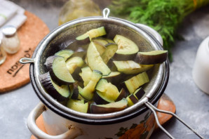 Баклажаны с чесноком и укропом