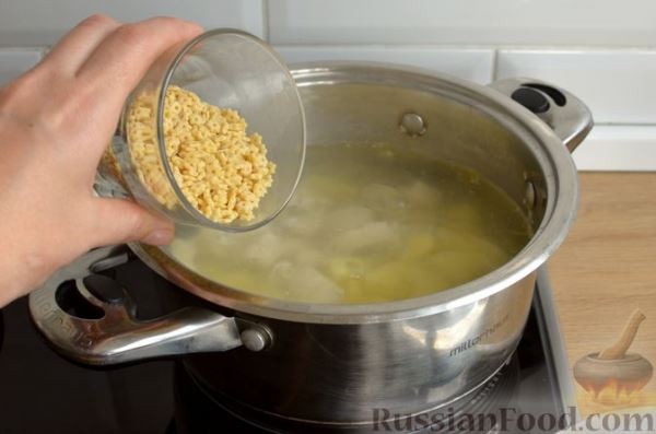 Куриный суп с молоком и макаронами