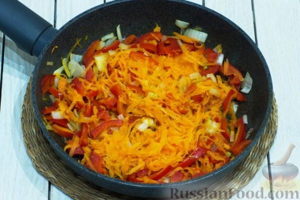 Суп с фасолью, овощами и орехами