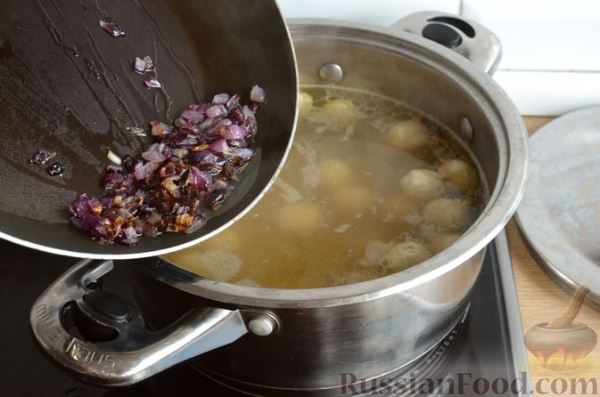 Сырный суп с фрикадельками и овощами